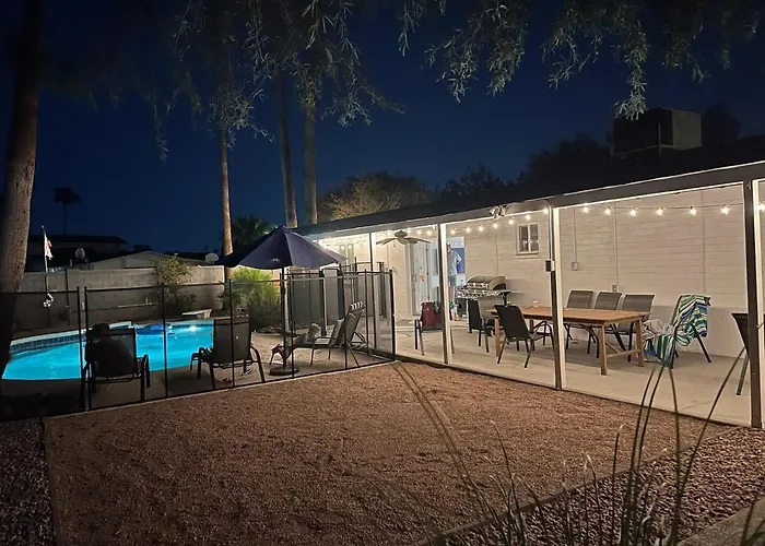 Private Oasis, Free Heated Pool, Close To Asu Holiday home Tempe