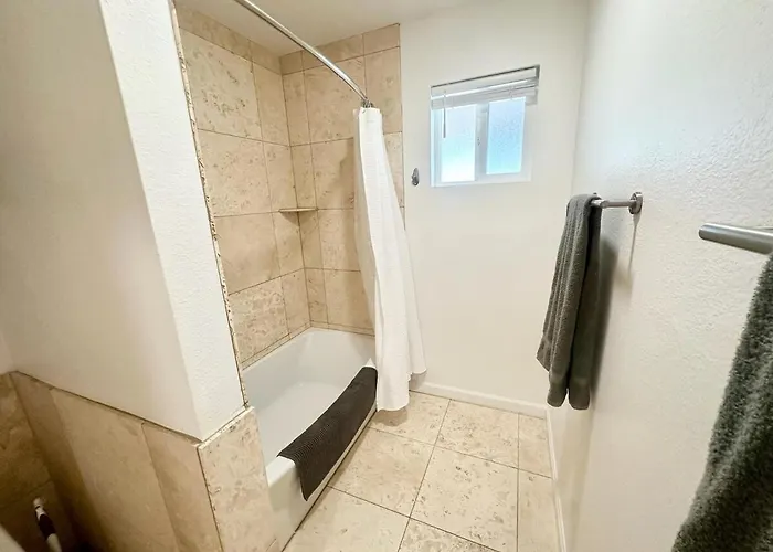 Private Oasis, Free Heated Pool, Close To Asu