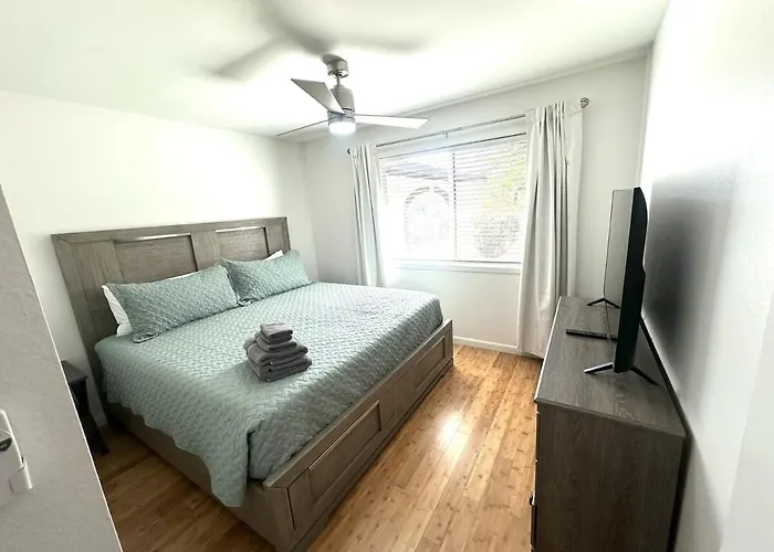 Holiday home Private Oasis, Free Heated Pool, Close To Asu *
